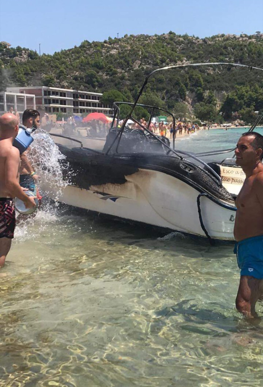 Έκρηξη σε σκάφος στη Χαλκιδική: Ελαφρά τραύματα για μητέρα και κόρη από τη Σερβία