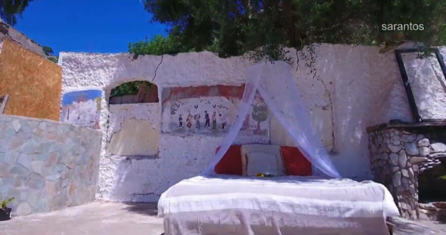 Κρήτη: Νοίκιασε στο Airbnb δωμάτιο… χωρίς ταβάνι 