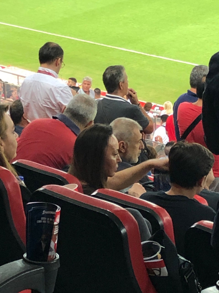 Στα... VIP του «Γεώργιος Καραϊσκάκης» η Βίκυ Σταμάτη