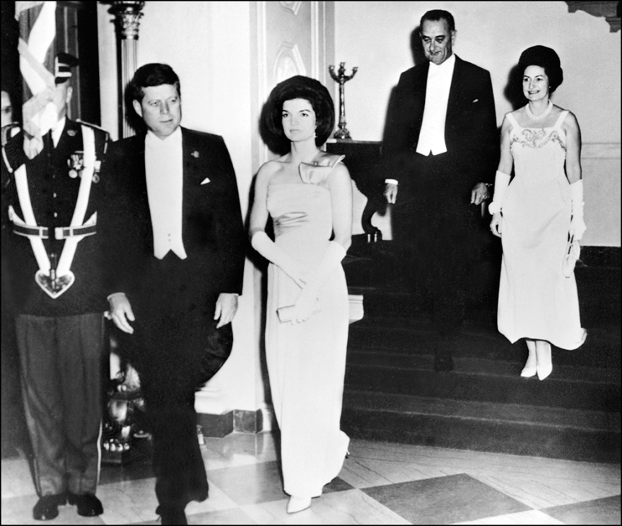 Η «κατάρα» των Κένεντι: Δολοφονίες, αυτοκτονίες, ναρκωτικά και πολλά μυστήρια 