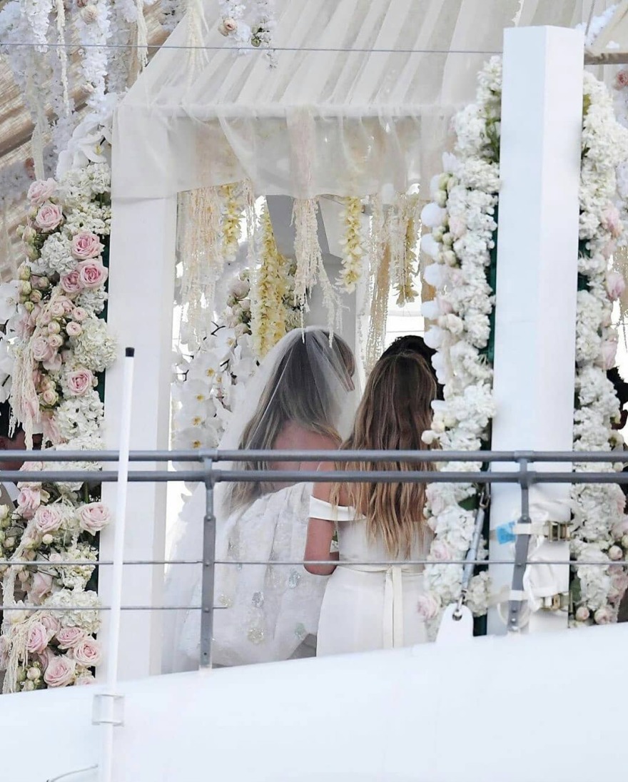 Χάιντι Κλουμ – Τομ Κάουλιτζ: Ο ονειρεμένος γάμος στη θαλαμηγό του Ωνάση