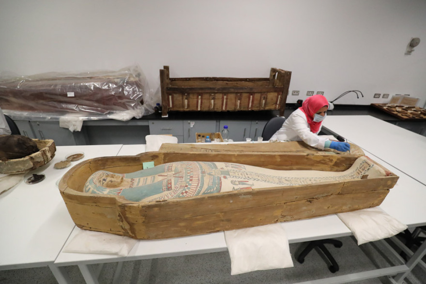 Αίγυπτος: Παρουσιάστηκε η σαρκοφάγος του Τουταγχαμών