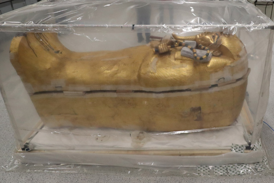 Αίγυπτος: Παρουσιάστηκε η σαρκοφάγος του Τουταγχαμών