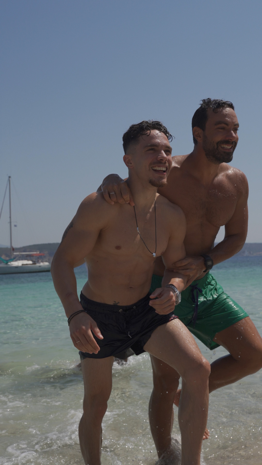 Τι σκαρώνουν ο Σάκης Τανιμανίδης και ο Λευτέρης Πετρούνιας;