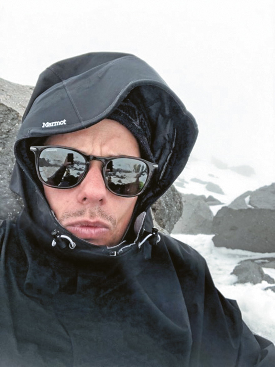 Τα «βατράχια» του Λιμενικού  στις 7 κορυφές του κόσμου