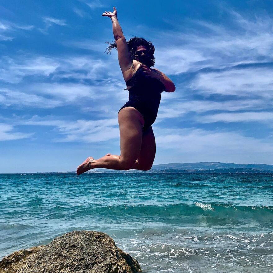 Δανάη Μπάρκα: Η νέα φωτογραφία με μαγιό και το μήνυμά της