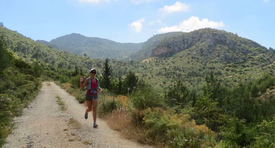 Αγωνία για την αστροφυσικό στην Ικαρία: Η μαρτυρία για φωνές, οι κηλίδες αίματος και το σήμα του κινητού