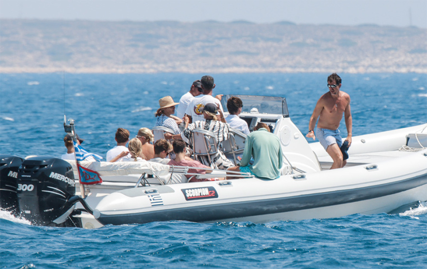 Παύλος και Μαρί-Σαντάλ: Στην Αντίπαρο για βουτιές