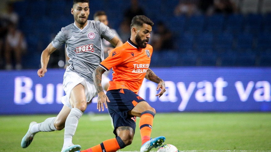 Ολυμπιακός: Νίκη 0-1 στην Πόλη και... «αγκαλιά» με την πρόκριση