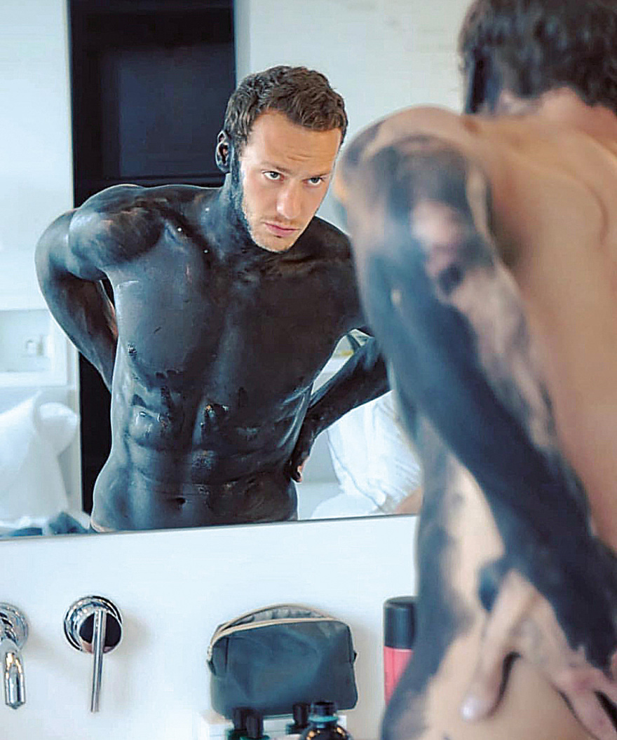  Thomas Iser: «Οι ιδέες μου είναι πιο ενδιαφέρουσες από τους κοιλιακούς μου» 