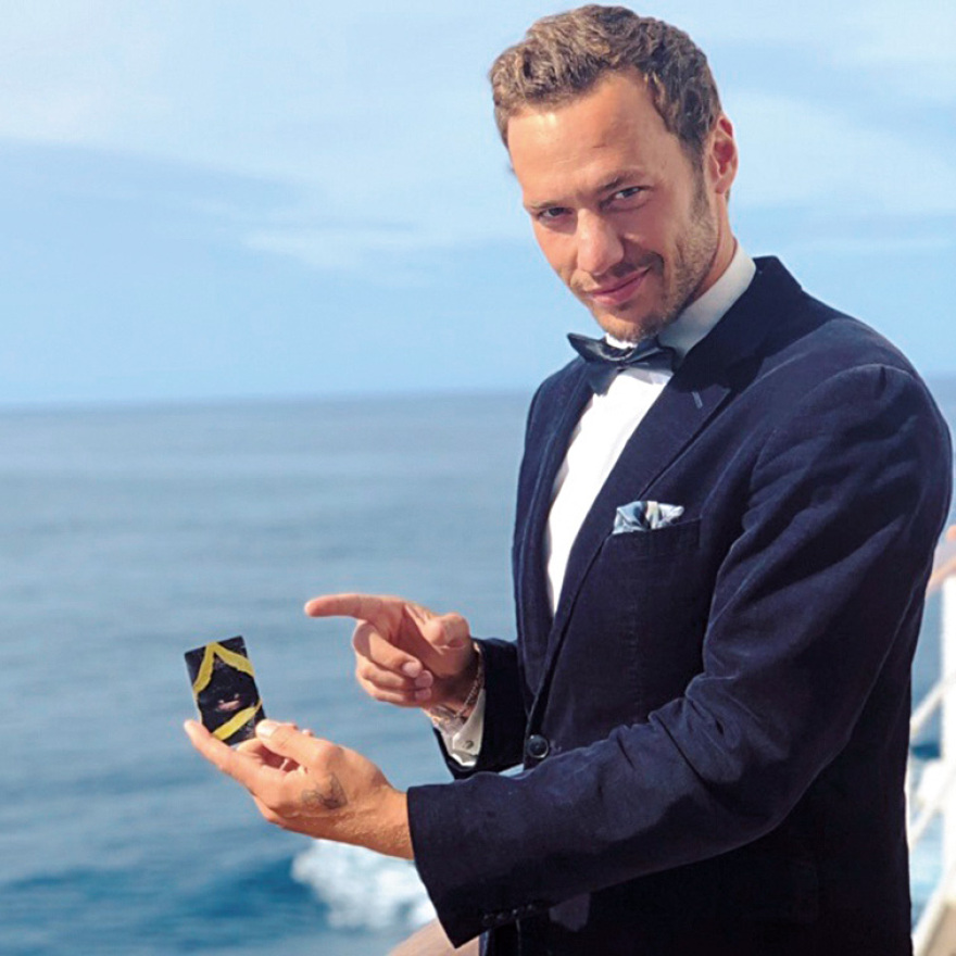  Thomas Iser: «Οι ιδέες μου είναι πιο ενδιαφέρουσες από τους κοιλιακούς μου» 