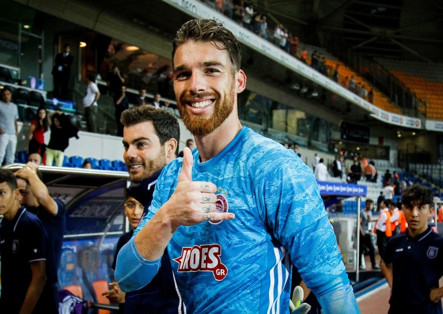 Ολυμπιακός: Νίκη 0-1 στην Πόλη και... «αγκαλιά» με την πρόκριση