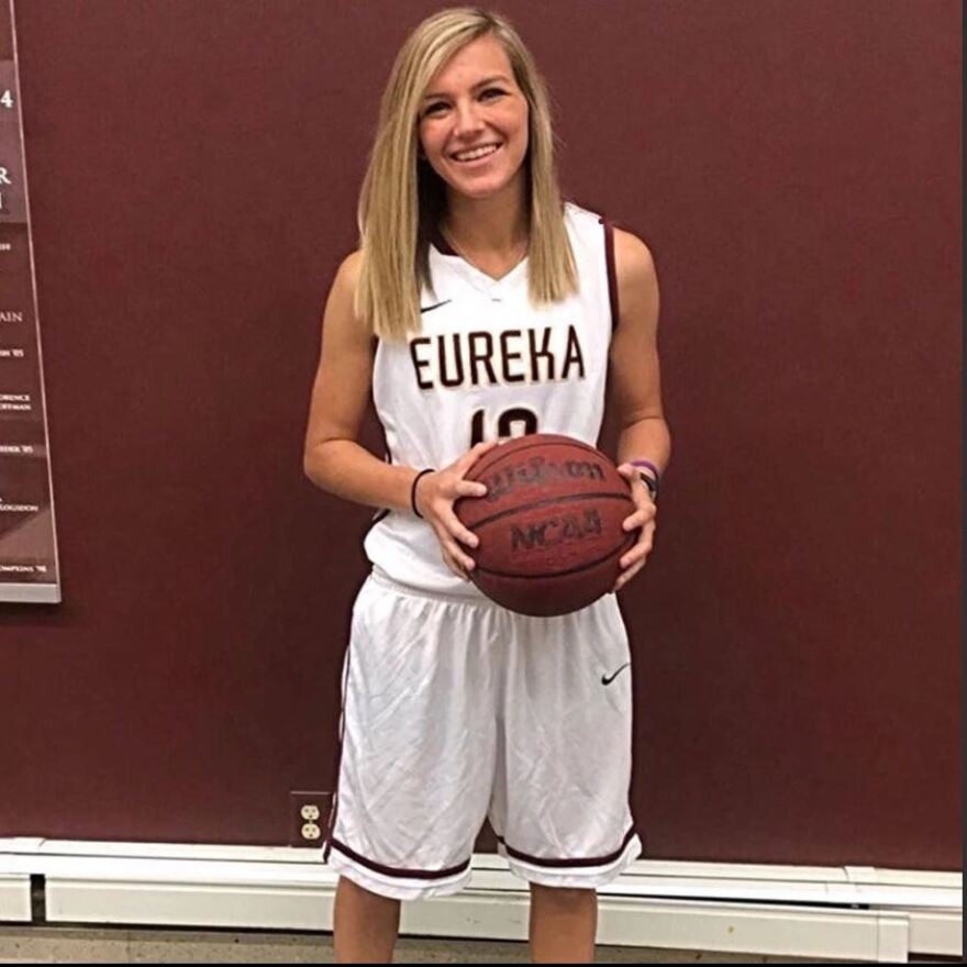 Σικάγο: 23χρονη προπονήτρια σε σχολείο έκανε σεξ με μαθητή της