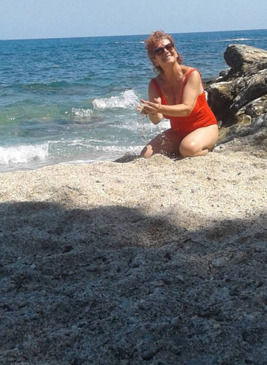 Ασπασία Τζιτζικάκη: Το κορίτσι του «Ακάλυπτου» ποζάρει με το μαγιό της