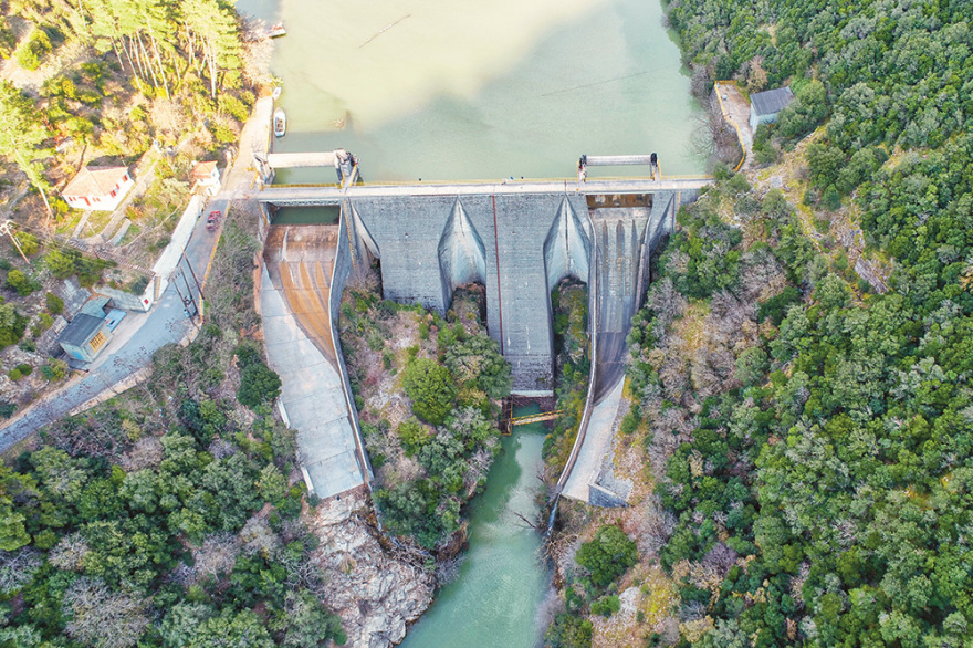 Μήνυμα Μητσοτάκη με ειδικούς αποδέκτες: Η ΔΕΗ δεν τεμαχίζεται 