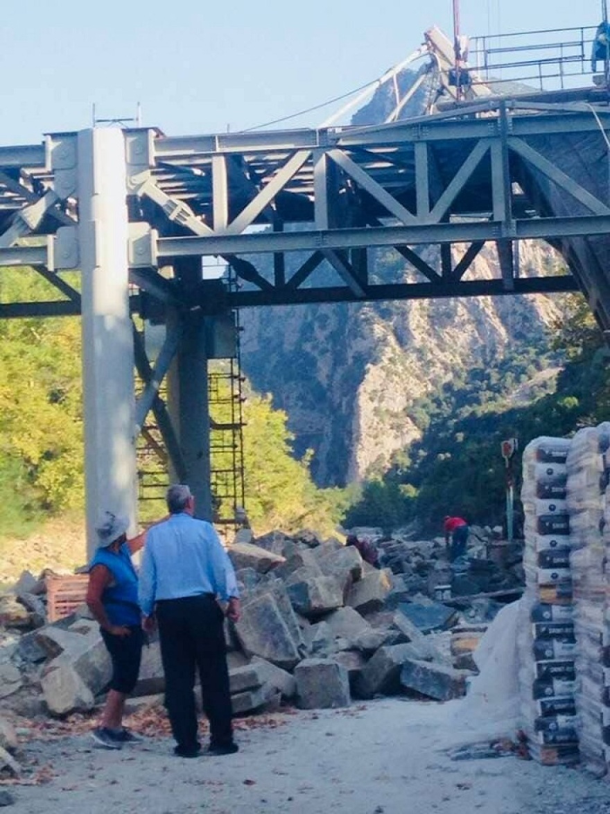 Γεφύρι της Πλάκας: Σε πλήρη εξέλιξη οι εργασίες