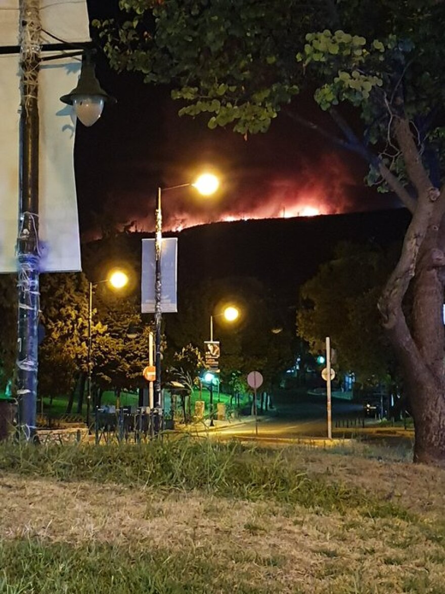 Υμηττός: Πώς ξεκινάει μια φωτιά στις 3 τα ξημερώματα;  