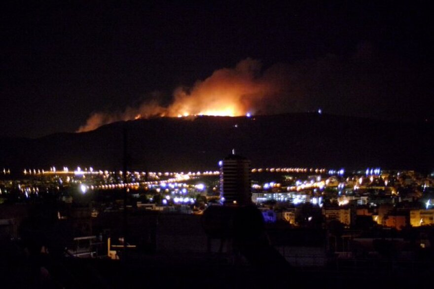Υμηττός: Πώς ξεκινάει μια φωτιά στις 3 τα ξημερώματα;  