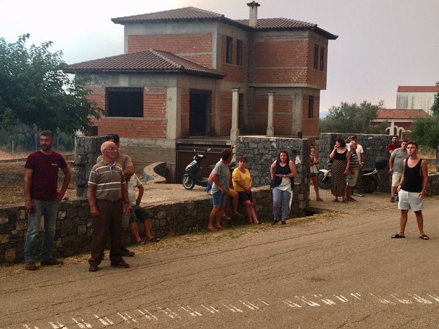 Εκτός ελέγχου η φωτιά στην Εύβοια - Εκκενώθηκαν τέσσερα χωριά