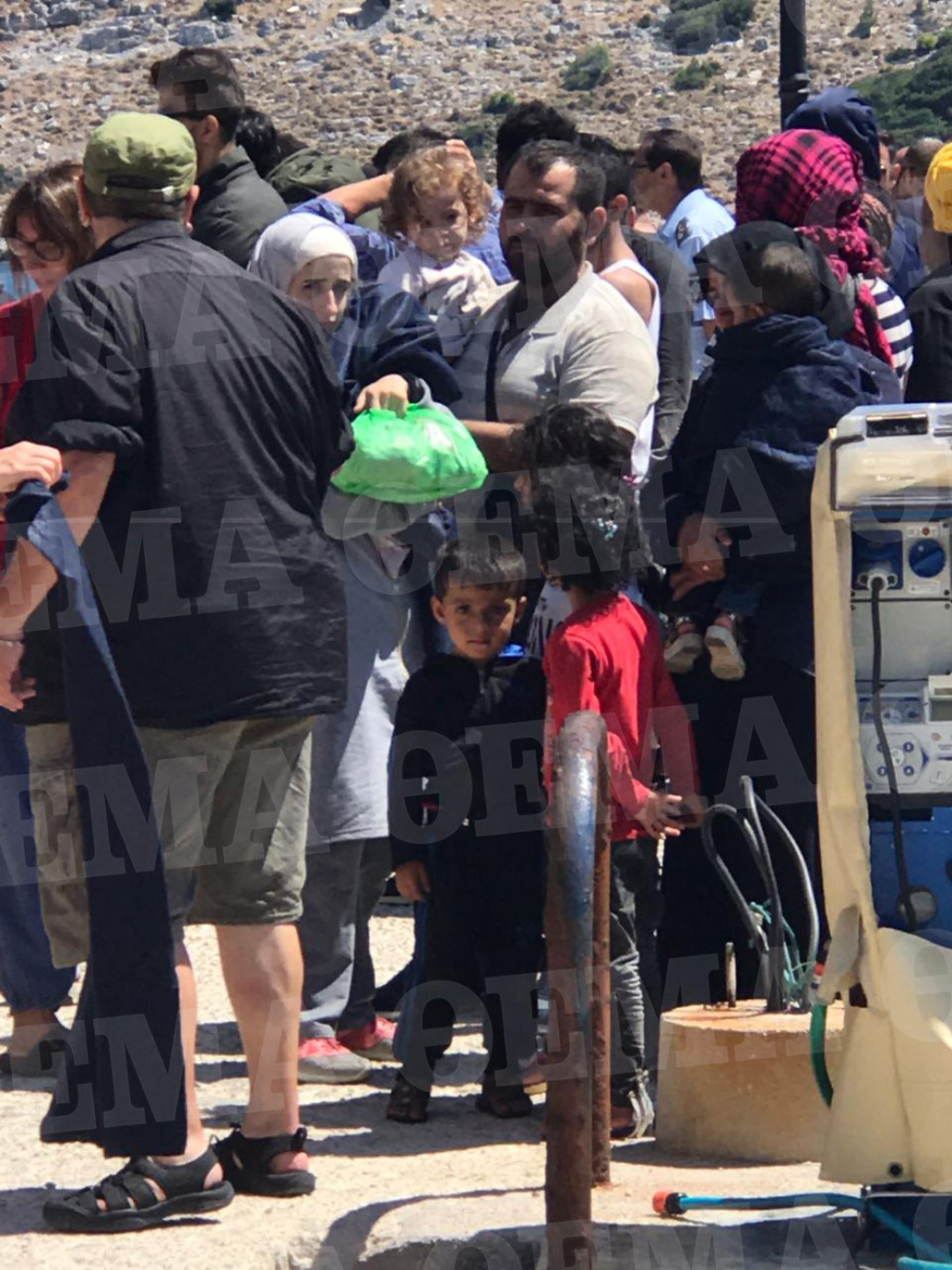 Πρόσφυγες στα Πάρπαντα Καρδαμύλων - Ένας νεκρός