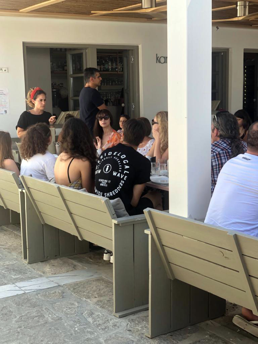 Η Μόνικα Μπελούτσι στην Πάρο για θαλασσινά