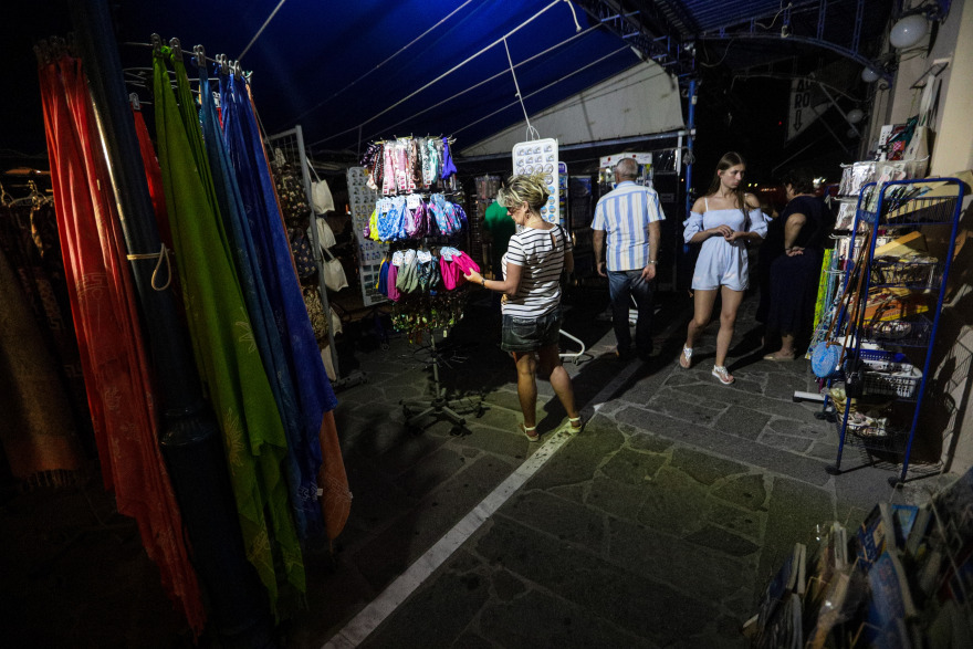 Πόρος: Μέσα στις επόμενες ώρες επανέρχεται η ηλεκτροδότηση