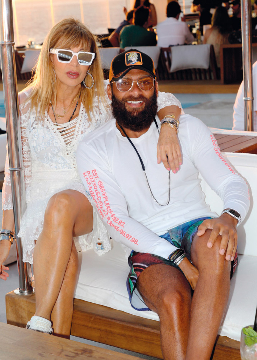 Catwalk με φόντο Αιγαίο