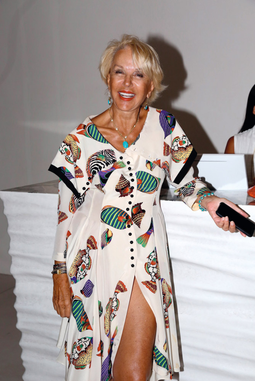 Catwalk με φόντο Αιγαίο