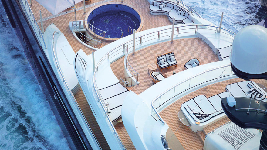 Kylie Jenner: Χρυσά γενέθλια εν πλω για την 22χρονη billionaire