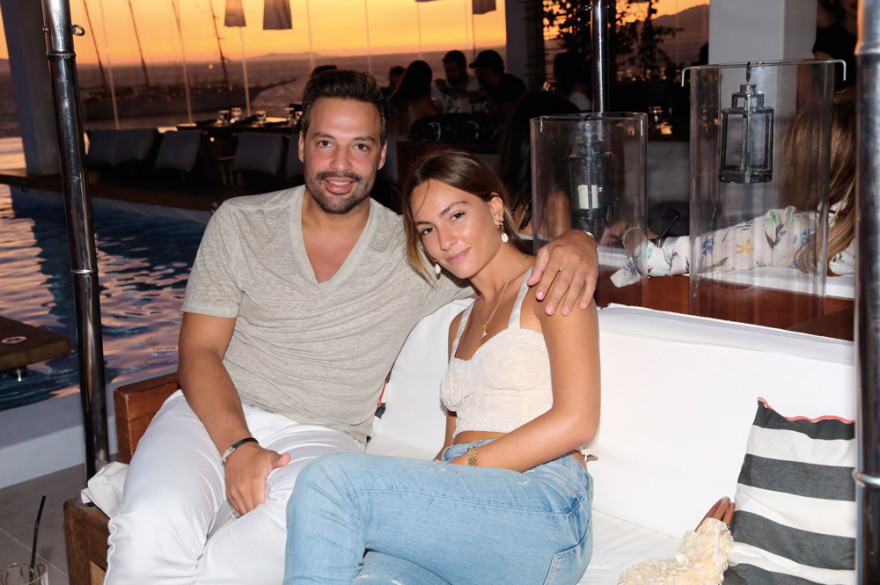 Catwalk με φόντο Αιγαίο