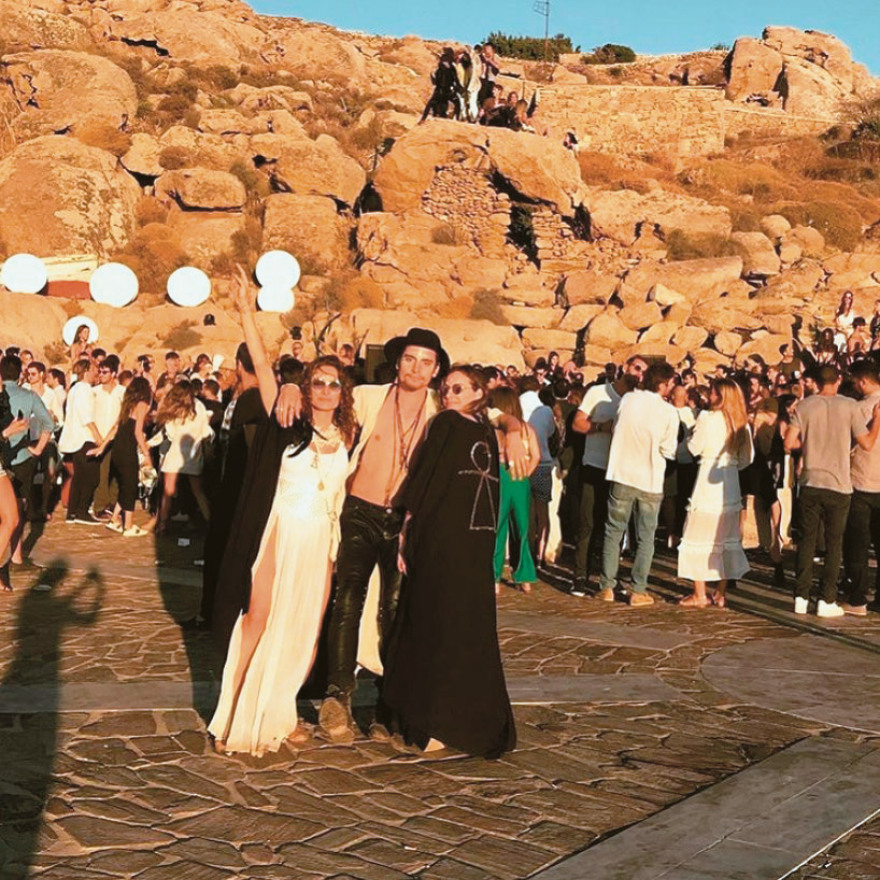 Μύκονος: Πάρτυ σε βίλες και yachts για να γλιτώσουν την Εφορία