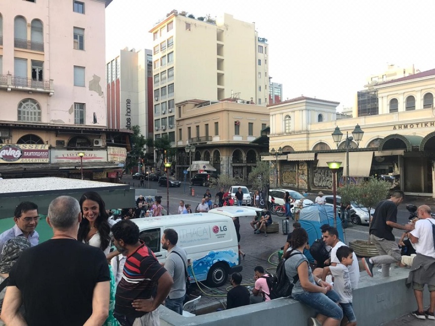 Στον χώρο του συνΑθηνά στη Βαρβάκειο η υφυπουργός Εργασίας Δόμνα Μιχαηλίδου