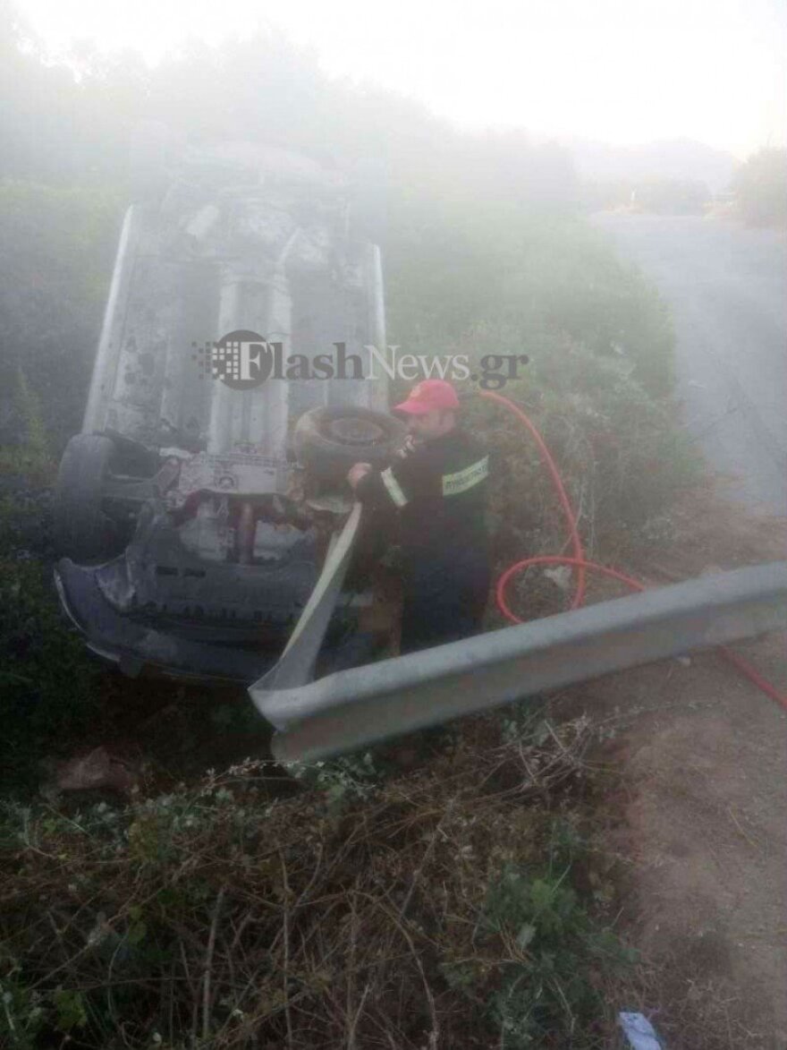 Τρομακτικό τροχαίο ατύχημα στα Χανιά: Αυτοκίνητο «καρφώθηκε» πάνω σε μπάρα