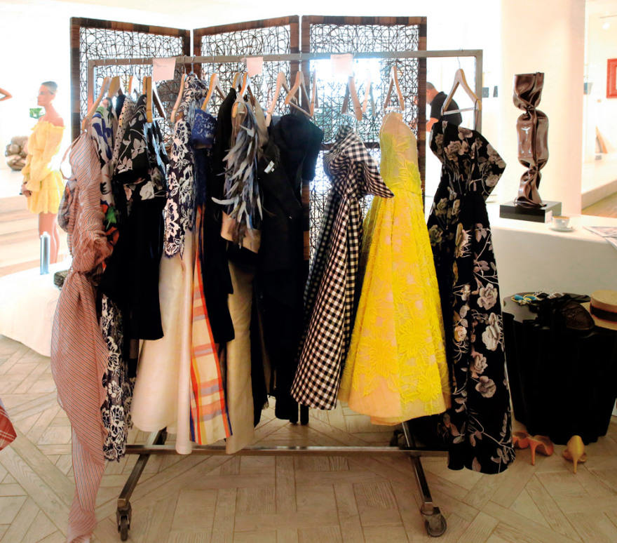 Catwalk με φόντο Αιγαίο