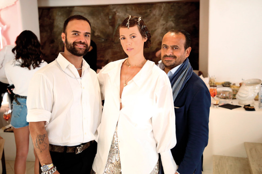 Catwalk με φόντο Αιγαίο