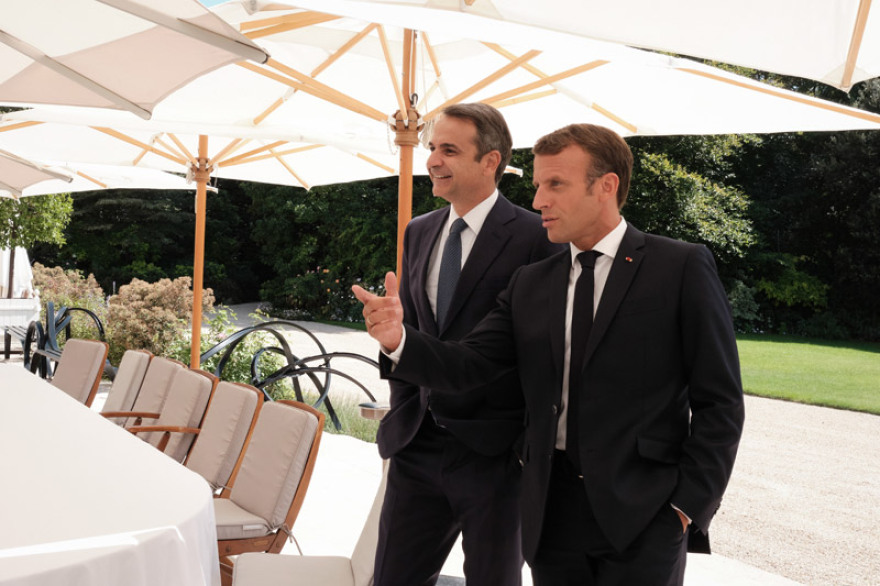 Φωτογραφίες: Ο Κυριάκος Μητσοτάκης στο Μέγαρο των Ηλυσίων - Η ξενάγηση από τον Μακρόν