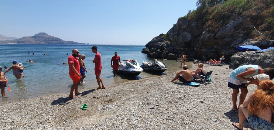 Ρέθυμνο: Περιπετειώδης διάσωση κολυμβήτριας στον Πλακιά