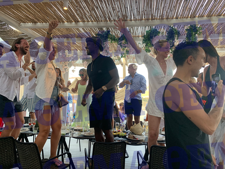 Μύκονος: Τα «έδωσε» όλα στο Καλό Λιβάδι ο μεγιστάνας Ναγκίμπ Σαουίρις