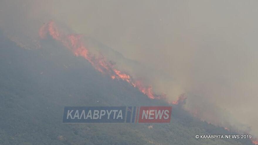 Φωτιές σε Καλάβρυτα, Κέρκυρα, Φάρσαλα και Άσπρα Σπίτια