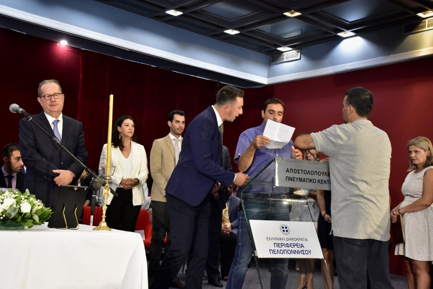 Τρίπολη: «Επεισοδιακή» η ορκωμοσία Νίκα για την Περιφέρεια Πελοποννήσου