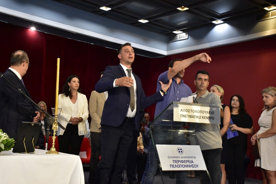 Τρίπολη: «Επεισοδιακή» η ορκωμοσία Νίκα για την Περιφέρεια Πελοποννήσου