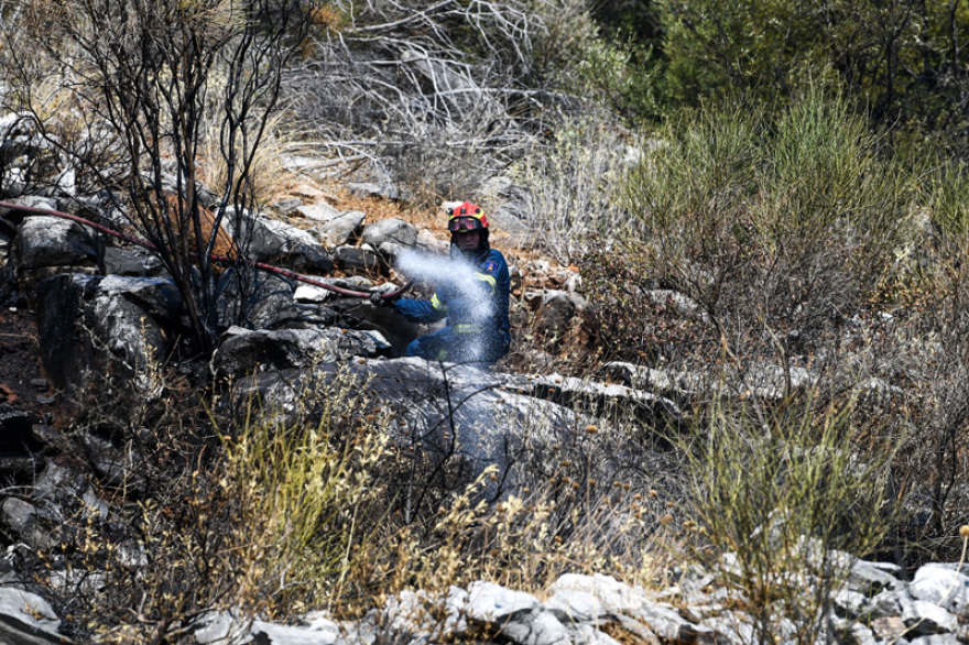 Μαραθώνας: Σε ύφεση η  φωτιά σε δασική έκταση κοντά στο ελικοδρόμιο