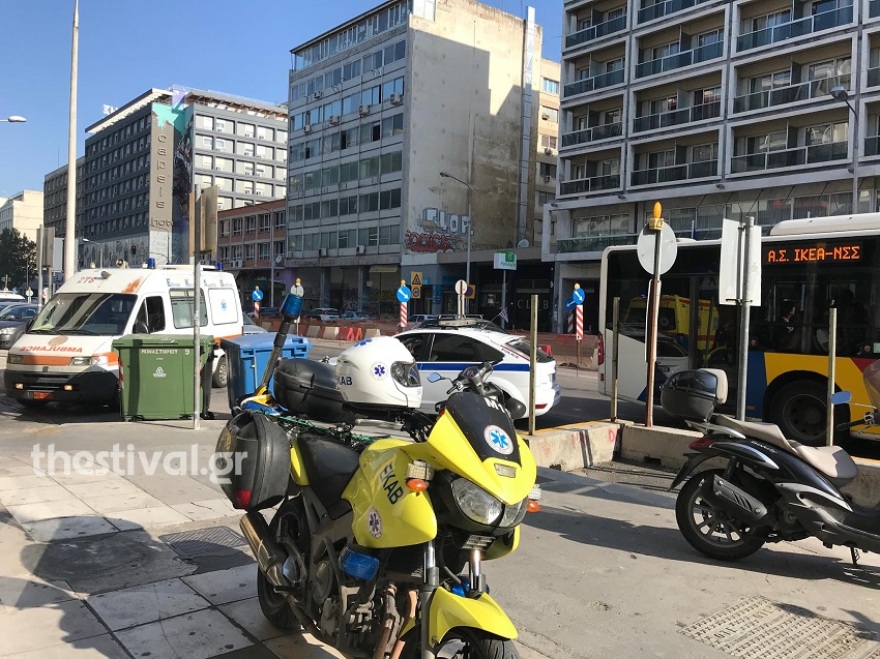 Αιματηρό επεισόδιο στη Θεσσαλονίκη: Πήγε να κλέψει ζευγάρι και τον μαχαίρωσαν στον αυχένα