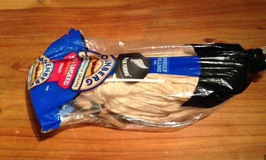 Κάποιος έκλεψε μία κούκλα 200 ετών από μουσείο και την επέστρεψε 2 μέρες μετά, χωρίς σκαλπ 