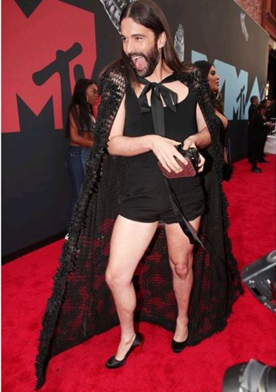 Βραβεία MTV: Οι ωραίες Χαντίντ και... τα τέρατα