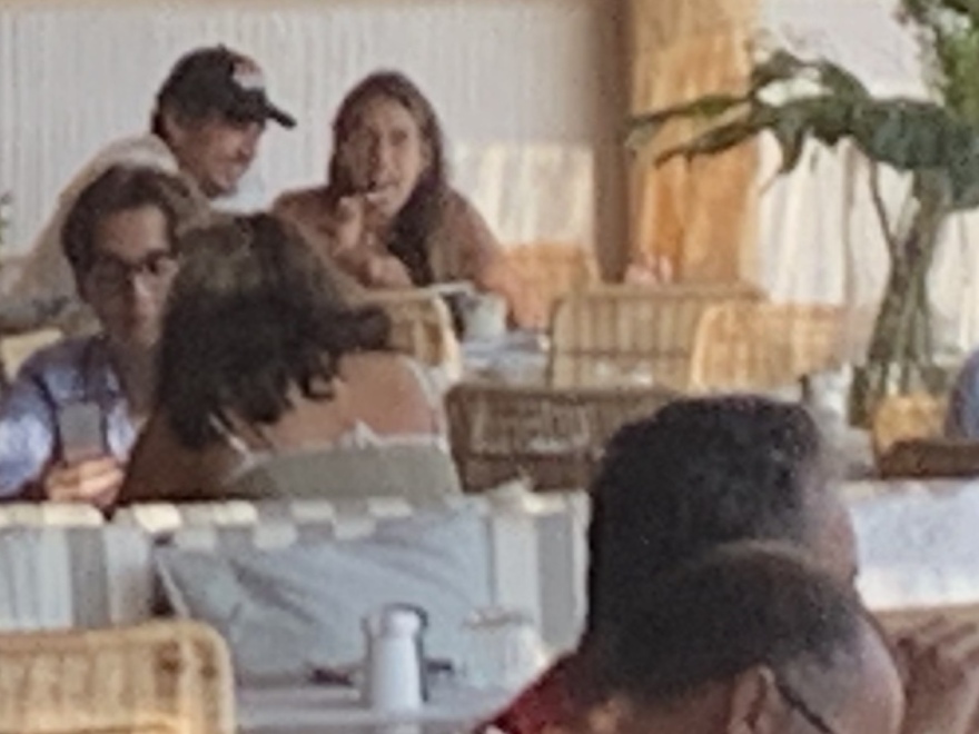 Τζέιμς Φράνκο: Ο σταρ του Χόλιγουντ χαλαρώνει στη Μύκονο