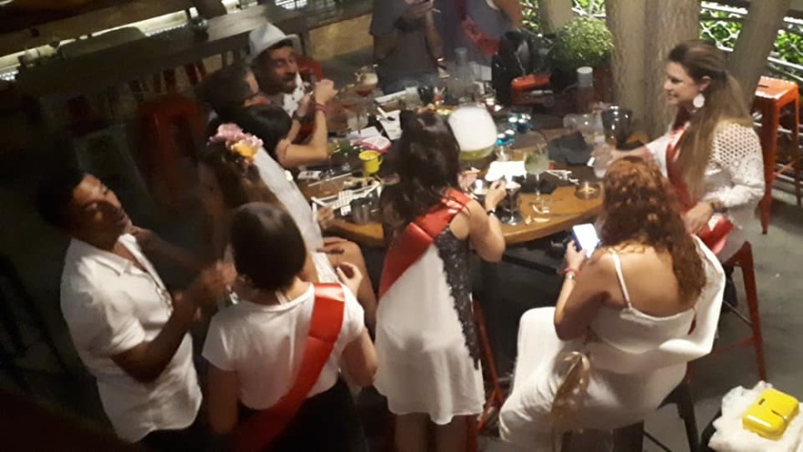 Η Ευρυδίκη παντρεύεται και το «έκαψε» στο μπάτσελορ πάρτι με τους φίλους της 