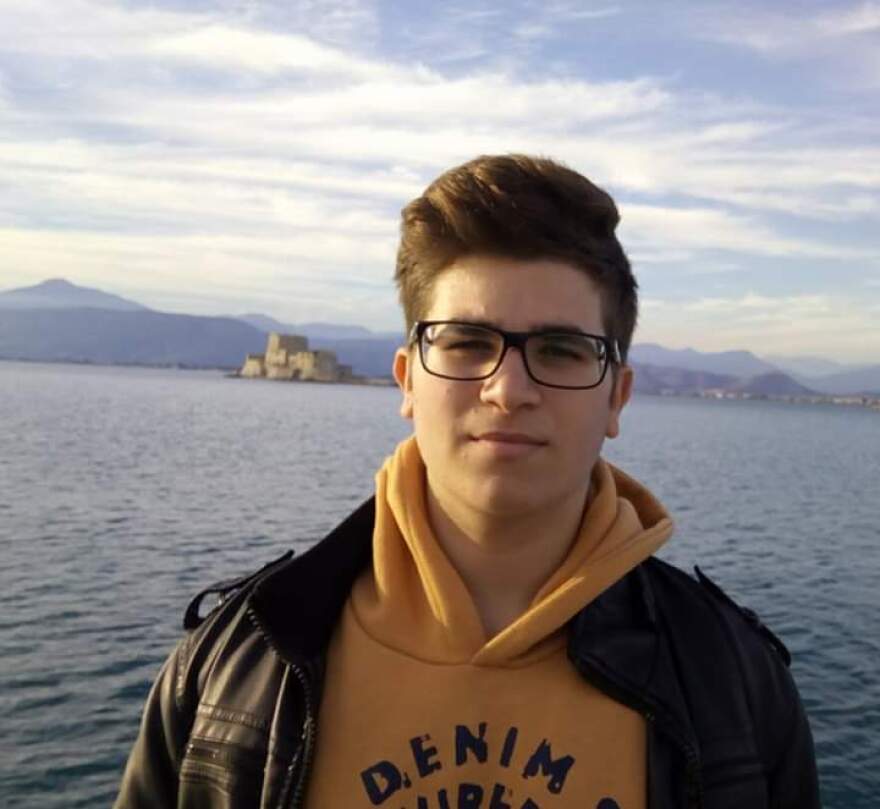 Πανελλαδικές 2019: Γιος Σύρου μετανάστη μπήκε από τους πρώτους στο Πολυτεχνείο