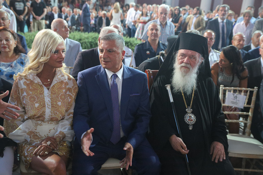 Γιώργος Πατούλης: Ορκίστηκε περιφερειάρχης Αττικής - Η εντυπωσιακή εμφάνιση της Μαρίνας Πατούλη (φωτό)
