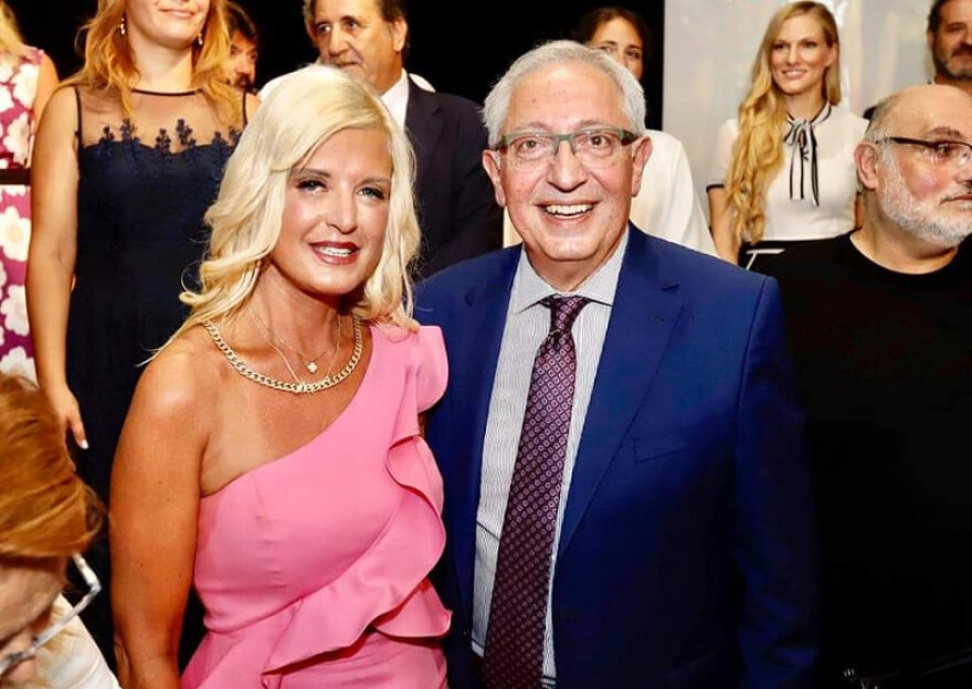 Η Μαρίνα Πατούλη «έκλεψε» τις εντυπώσεις στην τελετή ορκωμοσίας του δήμου Αμαρουσίου 